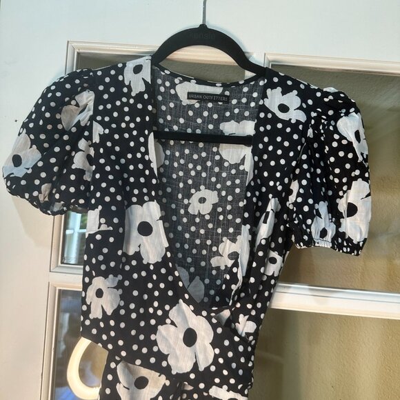 URBAN OUTFITTERS Cap Sleeve Wrap Front Floral Jocelyn Mini Dress - size small - Picture 7 of 9